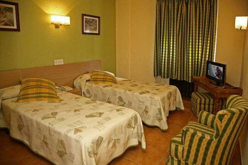 Hotel La Paz Хака Экстерьер фото