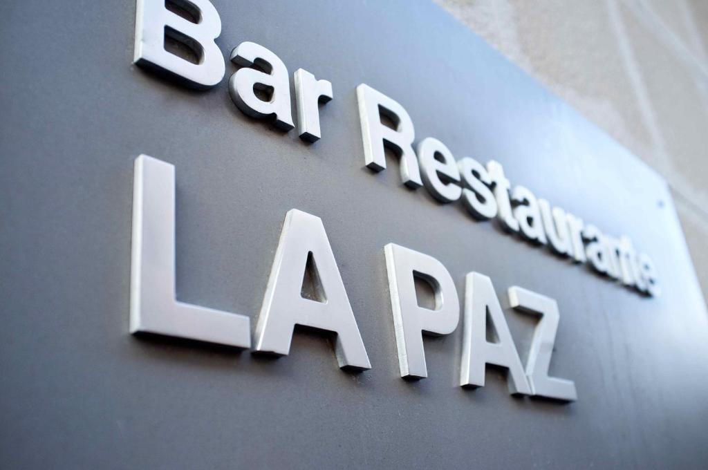 Hotel La Paz Хака Экстерьер фото