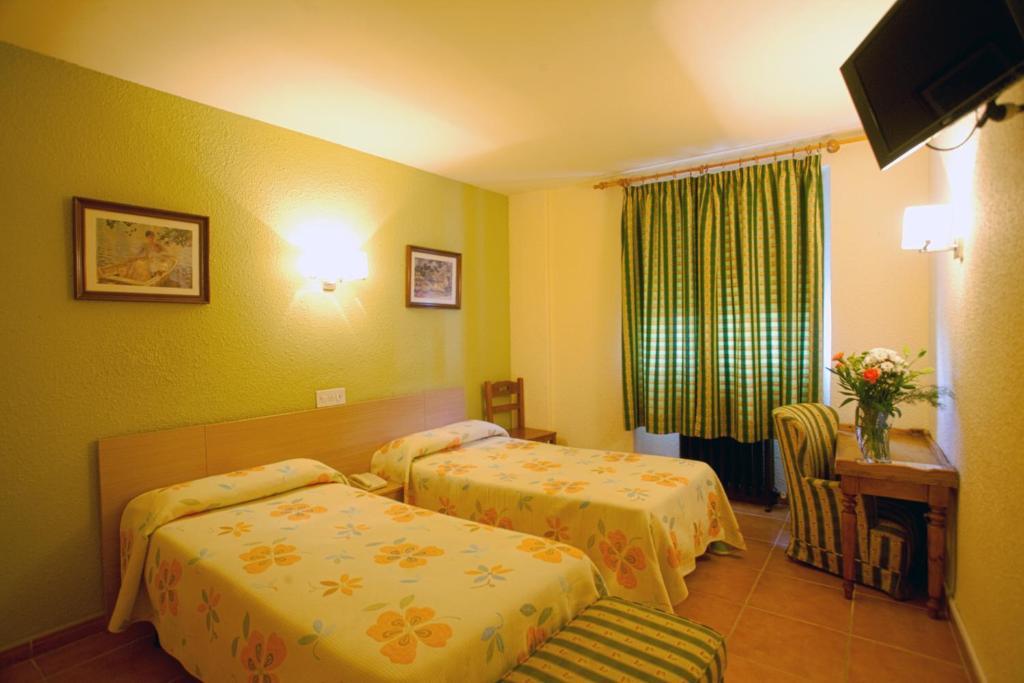Hotel La Paz Хака Экстерьер фото