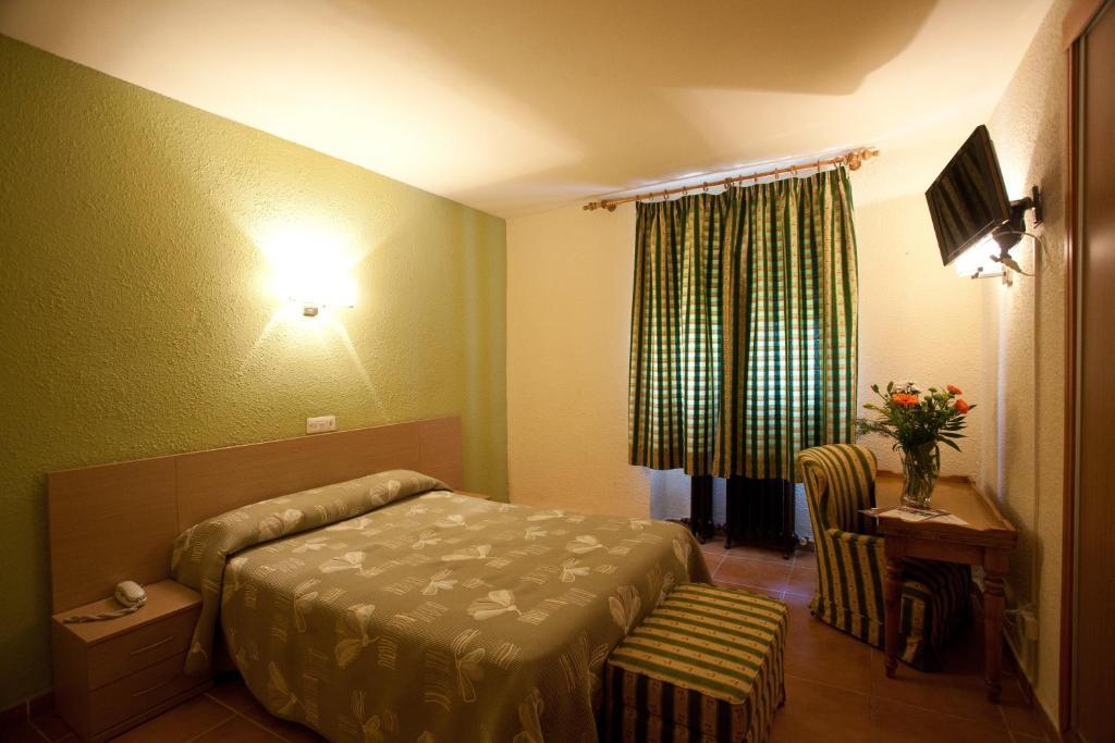 Hotel La Paz Хака Экстерьер фото